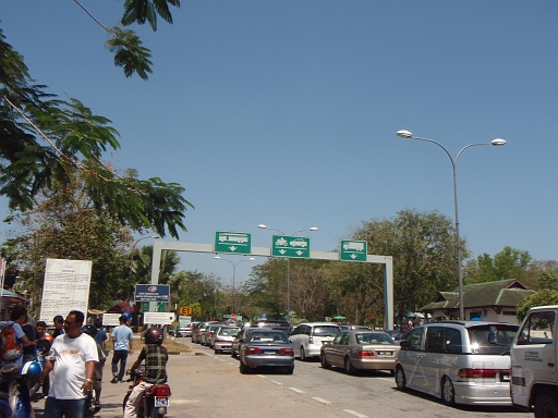 malaysia thailand Border.JPG - ��a�؂̍����̓^�C�֓�������܂�2���Ԃ�������